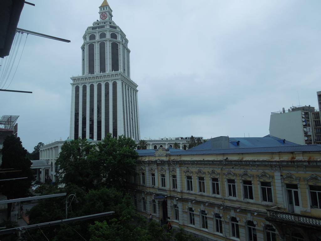 Nellie'S Apartment Μπατούμι Εξωτερικό φωτογραφία