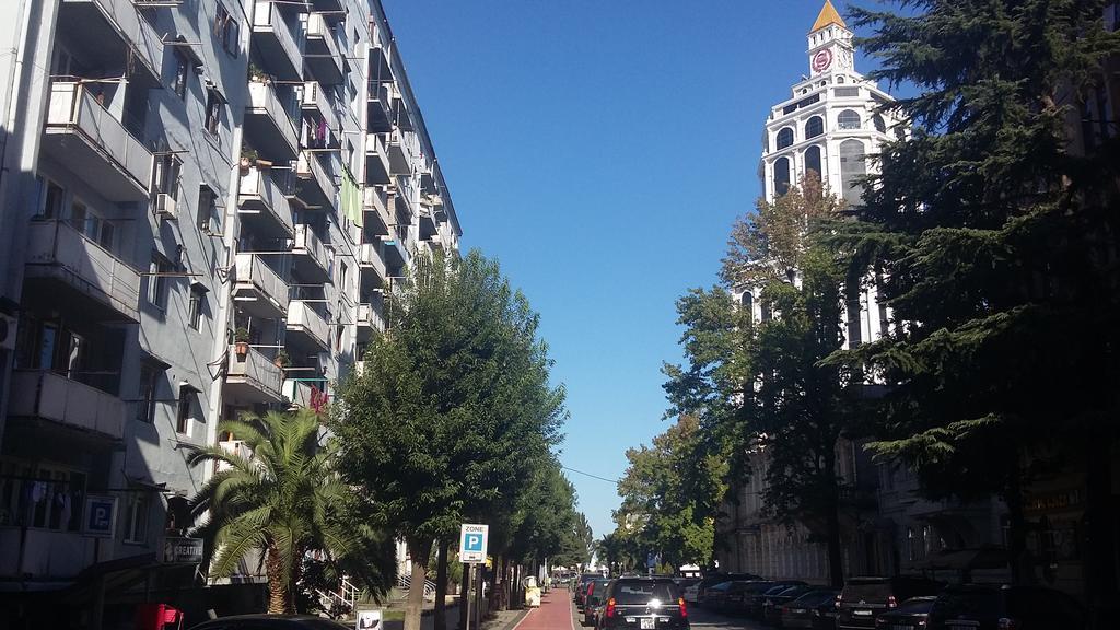 Nellie'S Apartment Μπατούμι Εξωτερικό φωτογραφία