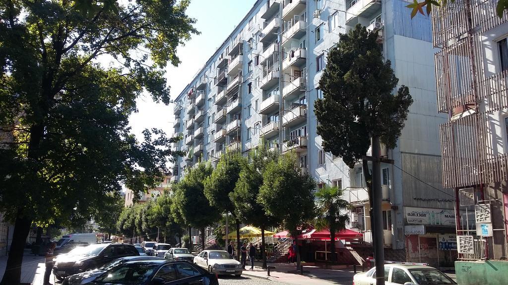 Nellie'S Apartment Μπατούμι Εξωτερικό φωτογραφία