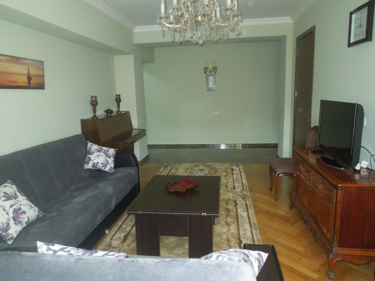 Nellie'S Apartment Μπατούμι Εξωτερικό φωτογραφία